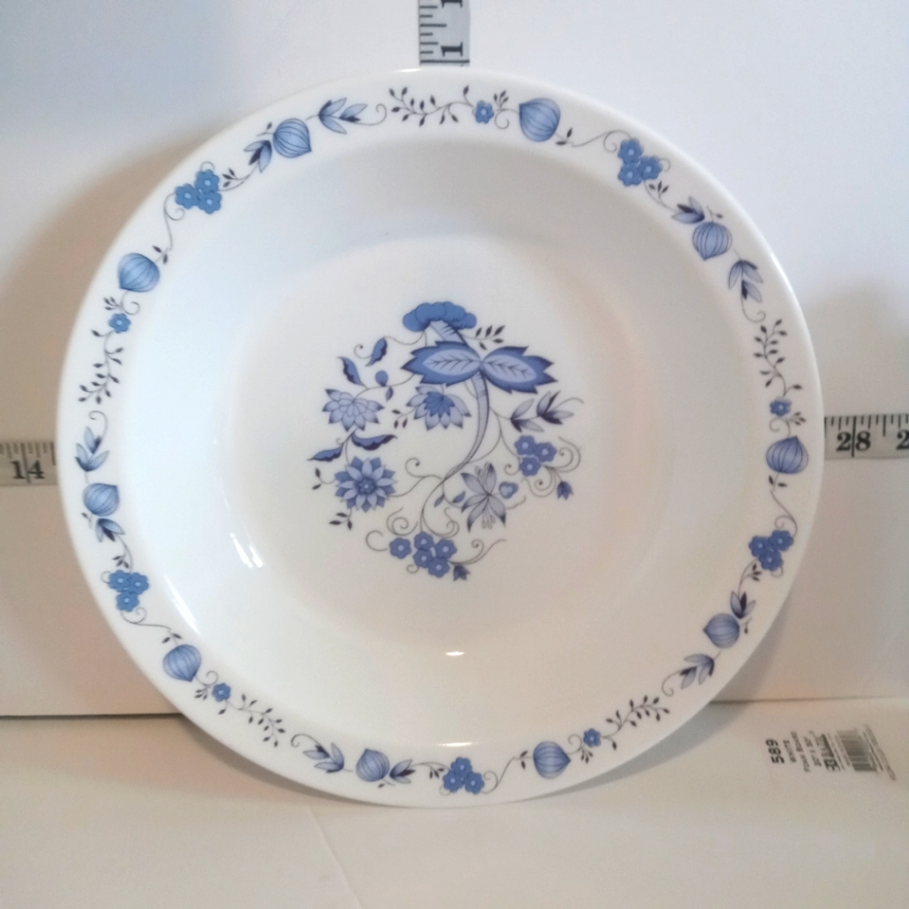 Arcopal France Blue Onion serving bowl
